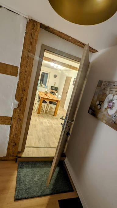 Fewo Im Lehm-Fachwerkhaus Erfurt Mit 3 Einzelnen Schlafzimmern Je Mit Tv المظهر الخارجي الصورة